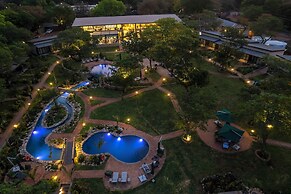 Waterfalls Lodge