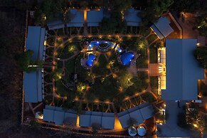 Waterfalls Lodge