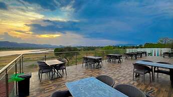 Sizzle Bay Resort