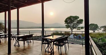 Sizzle Bay Resort
