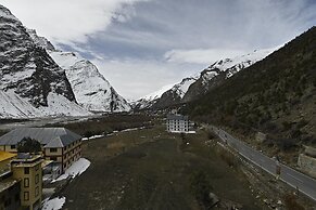 Treebo Melag Jispa with Mountain View