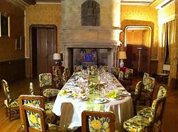 Chateau de Busset