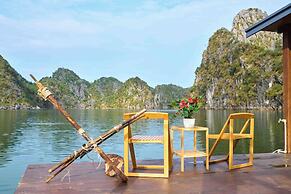 Lan Ha Floating Homestay