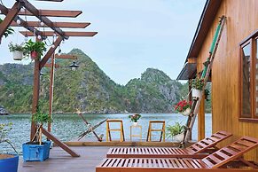 Lan Ha Floating Homestay
