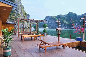 Lan Ha Floating Homestay