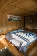 Lan Ha Floating Homestay