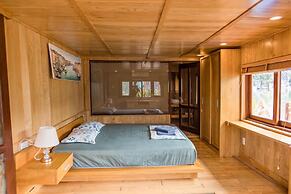 Lan Ha Floating Homestay
