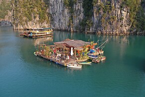 Lan Ha Floating Homestay