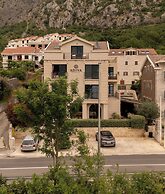 Adiya Signature Hotel