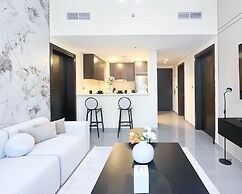 Luxury 2BR in Merano Tower Stunning City Views