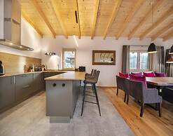 Stylish Alpine Chalet With Carport