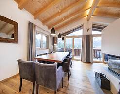 Stylish Alpine Chalet With Carport