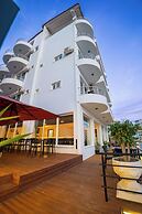 Alnes Hotel