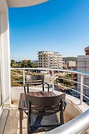 Alnes Hotel