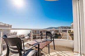 Alnes Hotel