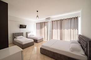 Alnes Hotel