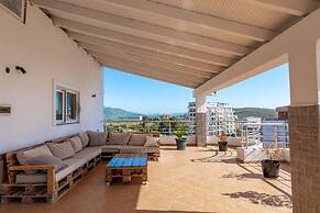Alnes Hotel