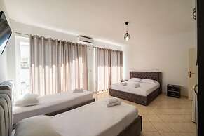 Alnes Hotel