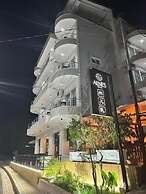 Alnes Hotel