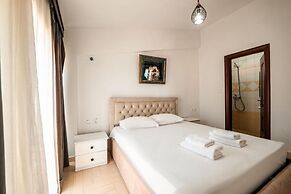 Alnes Hotel
