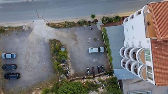 Alnes Hotel