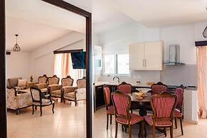Alnes Hotel