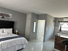 Silalise Lodge