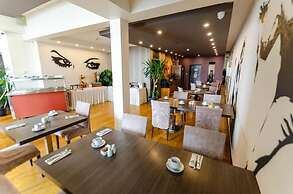 Opul Boutique