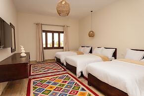 Azad Siwa Hotel