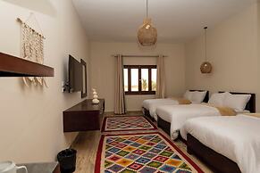 Azad Siwa Hotel