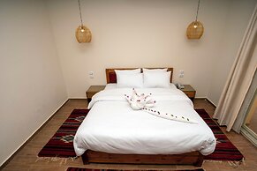 Azad Siwa Hotel