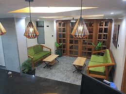 Grand Skyline Hotel