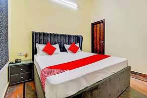 Hotel White Hut