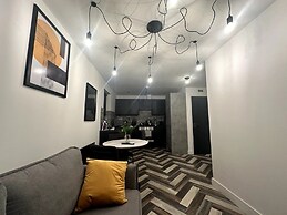Adam Court Studios and Apartments