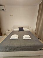 STENDARDI S HOUSE