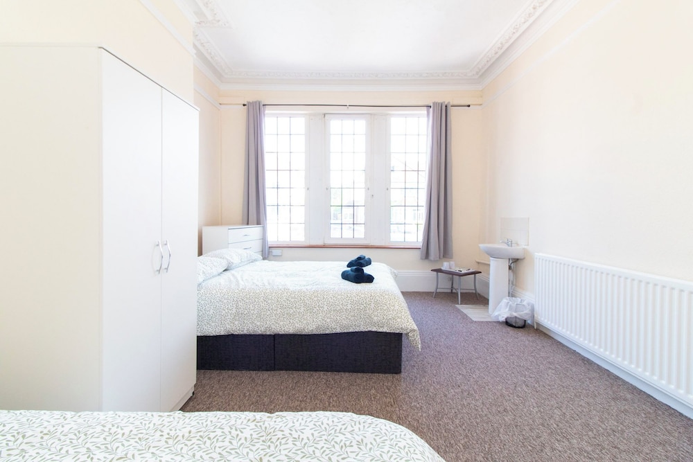 Brookvale Guest House Room 2