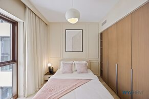 Pink Panther Soft Glam 1BR in Surf 2