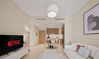 Pink Panther Soft Glam 1BR in Surf 2