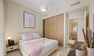 Pink Panther Soft Glam 1BR in Surf 2