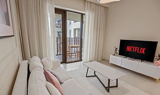 Pink Panther Soft Glam 1BR in Surf 2