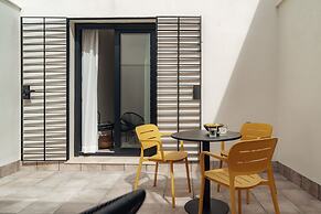 Los Olivos Apartments by Olala Homes