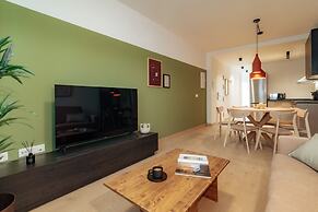Los Olivos Apartments by Olala Homes