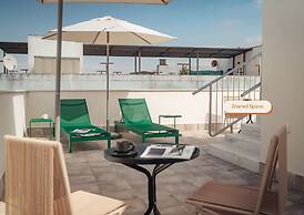 Los Olivos Apartments by Olala Homes