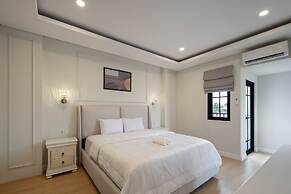 Cove Odilia Suite