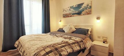 Modern 3 Bedroom Penthouse With Rooftop Views
