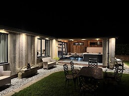 Wayside Lodge