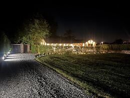 Wayside Lodge