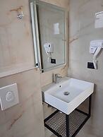 Alpaso Hotel