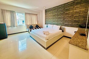 Ree Riverside hotel