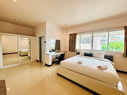 Ree Riverside hotel